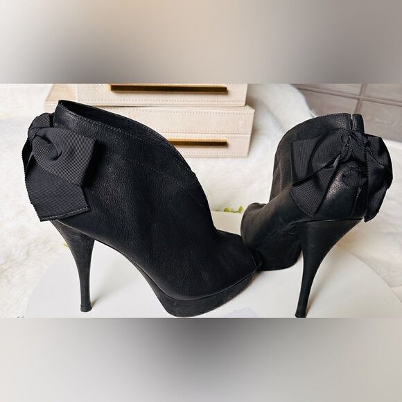 Vera Wang Black Peep Toe Stiletto Booties with Bow - Size 8.5M - Picture 4 of 17
